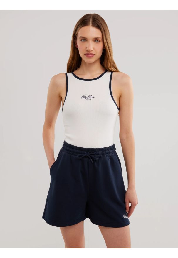 Big-Star - Koszulka damska slim na ramiączkach z kontrastowym wykoŅczeniem biała Arisa 100. Kolor: biały. Materiał: prążkowany, materiał, jeans. Długość rękawa: na ramiączkach. Wzór: haft. Sezon: lato