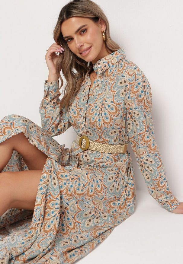 Born2be - Jasnoniebieska Sukienka z Guzikami i Plecionym Paskiem z Klamrą Aralty. Kolor: niebieski. Długość rękawa: długi rękaw. Sezon: wiosna, lato. Typ sukienki: koszulowe