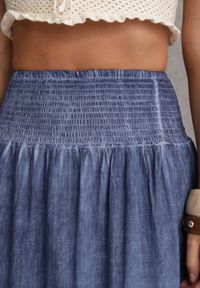 Renee - Niebieska Kaskadowa Bawełniana Spódnica High Waist Stylizowana na Denimową Ealnas. Okazja: na co dzień. Stan: podwyższony. Kolor: niebieski. Materiał: bawełna. Długość: krótkie. Styl: casual #6