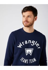 Wrangler - WRANGLER CREW SWEAT MĘSKA BLUZA KLASYCZNA NAVY W6M8HY114. Styl: klasyczny