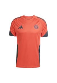 Adidas - Koszulka treningowa Bayern Monachium 2025/26. Kolor: pomarańczowy. Sport: piłka nożna