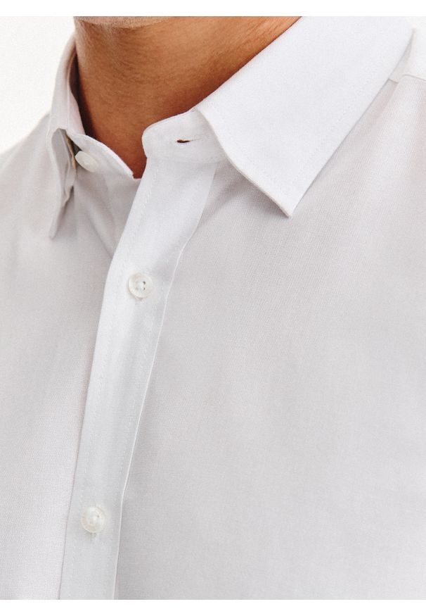 Pako Lorente - PAKO LORENTE – Biała bawełniana koszula męska. Kolor: czarny, niebieski, biały. Materiał: bawełna. Długość rękawa: długi rękaw. Długość: długie. Wzór: gładki