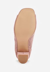 Renee - Różowe Sandały Vices na Słupku z Ażurową Cholewką i Odkrytymi Noskami Uliri. Okazja: na spacer, na co dzień. Kolor: różowy. Wzór: ażurowy. Sezon: lato. Obcas: na słupku. Styl: casual, elegancki. Wysokość obcasa: średni #6