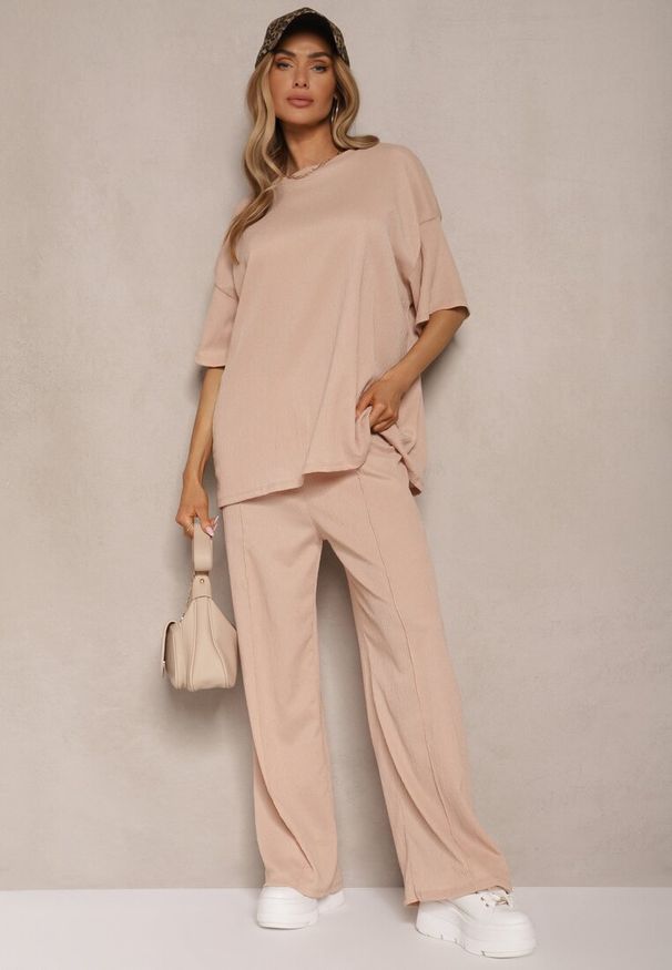 Renee - Beżowy Komplet Oversize T-shirt i Spodnie o Szerokim Kroju Natariela. Kolor: beżowy. Materiał: materiał