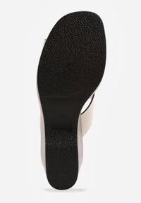 Born2be - Beżowe Sandały na Koturnie i Platformie Ozdobione Dwoma Paskami Daphnone. Okazja: na co dzień. Zapięcie: pasek. Kolor: beżowy. Materiał: jeans. Wzór: aplikacja. Obcas: na koturnie. Styl: casual, elegancki #3