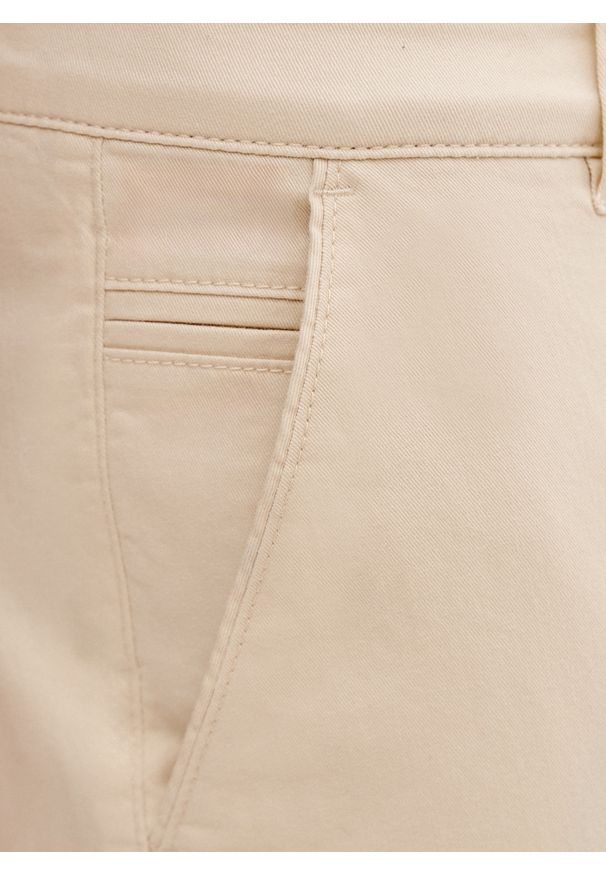 Pako Lorente - PAKO LORENTE - Beżowe szorty męskie. Okazja: na co dzień. Kolor: niebieski, beżowy. Materiał: bawełna, elastan. Wzór: gładki. Sezon: lato. Styl: casual