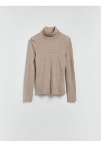 Reserved - Golf z wełny merino - beżowy. Typ kołnierza: golf. Kolor: beżowy. Materiał: wełna #1