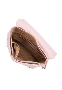 Wittchen - Damski plecak z geometryczną ozdobą. Kolor: różowy. Materiał: skóra ekologiczna. Wzór: aplikacja, geometria. Styl: casual #2