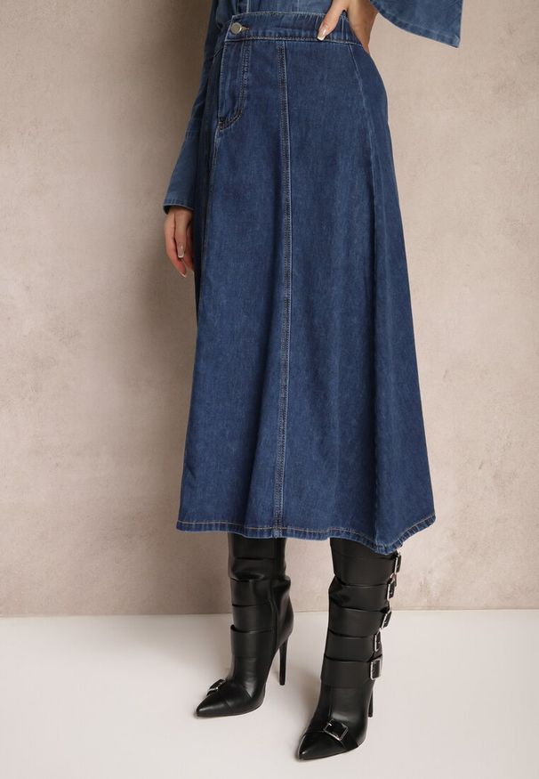 Renee - Granatowa Bawełniana Spódnica Jeansowa o Rozkloszowanym Kroju Bialitta. Okazja: na co dzień. Kolor: niebieski. Materiał: jeans, bawełna. Styl: casual, klasyczny