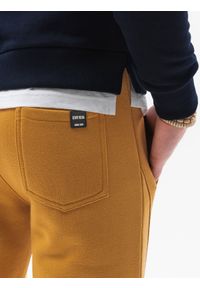Ombre Clothing - Spodnie męskie dresowe joggery P867 - musztardowe - XXL. Kolor: żółty. Materiał: dresówka #3