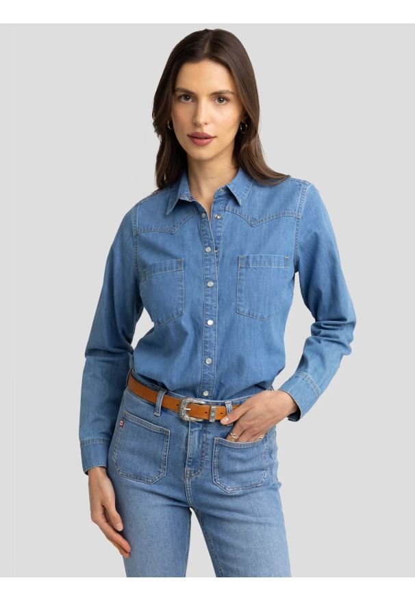 Big-Star - Koszula damska jeansowa niebieska Aranna 145. Typ kołnierza: kołnierzyk klasyczny. Kolor: niebieski. Materiał: jeans. Styl: klasyczny, vintage