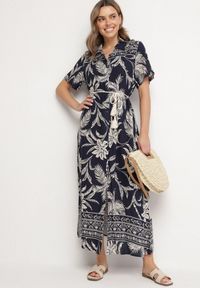 Born2be - Granatowa Koszulowa Sukienka z Wiskozy w Kwiatowy Wzór z Kieszeniami Eramira. Okazja: na co dzień. Kolor: niebieski. Materiał: wiskoza. Długość rękawa: długi rękaw. Wzór: kwiaty. Sezon: lato. Typ sukienki: koszulowe. Styl: elegancki, casual #1