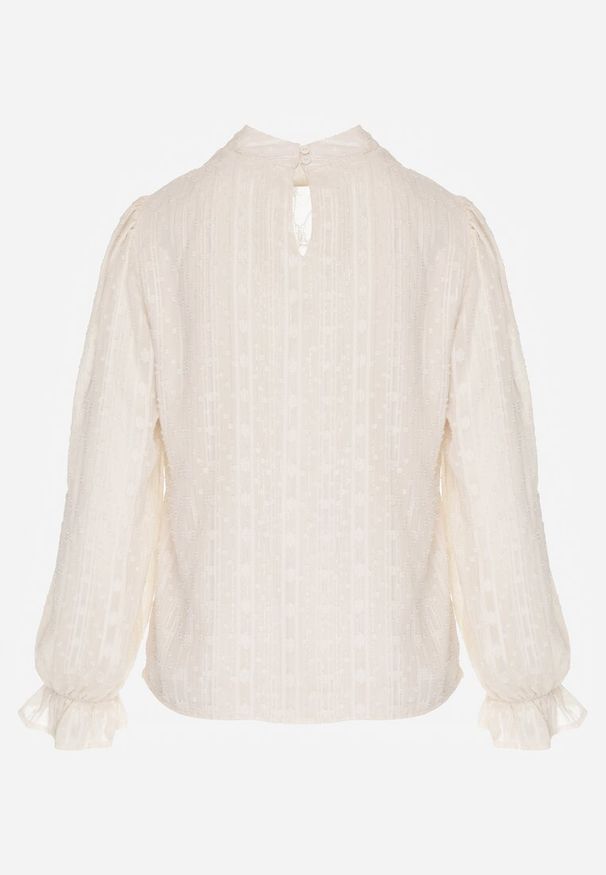 Born2be - Beżowa Bluzka Zdobiona Koronką Falbankami i Metaliczną Nicią Feralea. Okazja: na co dzień, do pracy, na spotkanie biznesowe. Typ kołnierza: kołnierz z falbankami. Kolor: beżowy. Materiał: koronka. Wzór: koronka, aplikacja. Styl: biznesowy, casual, elegancki