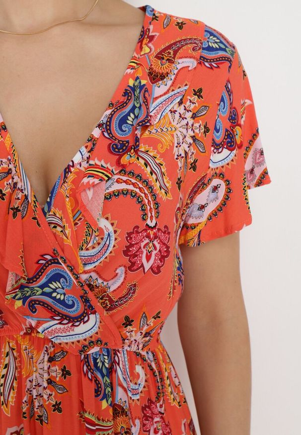 Born2be - Pomarańczowa Sukienka z Wiskozy z Gumką w Pasie i Kopertowym Dekoltem Kaliona. Kolor: pomarańczowy. Materiał: wiskoza. Wzór: aplikacja. Sezon: lato. Typ sukienki: kopertowe