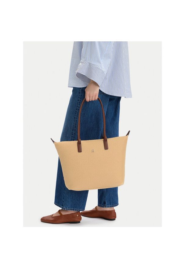 TOMMY HILFIGER - Torebka Tommy Hilfiger. Kolor: beżowy