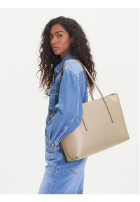 Calvin Klein Torebka Foil Logo Tote W/Pouch LV04F3274G Beżowy. Kolor: beżowy. Materiał: skórzane #3