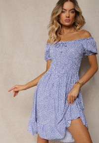 Renee - Niebieska Sukienka Midi o Fasonie Bawełnianej Hiszpanki Nairo. Okazja: na co dzień. Typ kołnierza: dekolt hiszpanka. Kolor: niebieski. Materiał: bawełna. Styl: casual, elegancki. Długość: midi