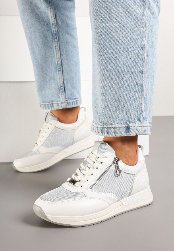 Renee - Białe Sneakersy z Wkładką ze Skóry Naturalnej Zdobione Suwakiem Fihanor. Okazja: na co dzień. Kolor: biały. Materiał: skóra. Wzór: aplikacja. Obcas: na obcasie. Wysokość obcasa: niski
