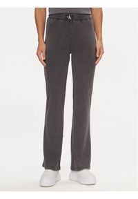 Calvin Klein Jeans Spodnie dresowe J20J223126 Szary Regular Fit. Kolor: szary. Materiał: bawełna