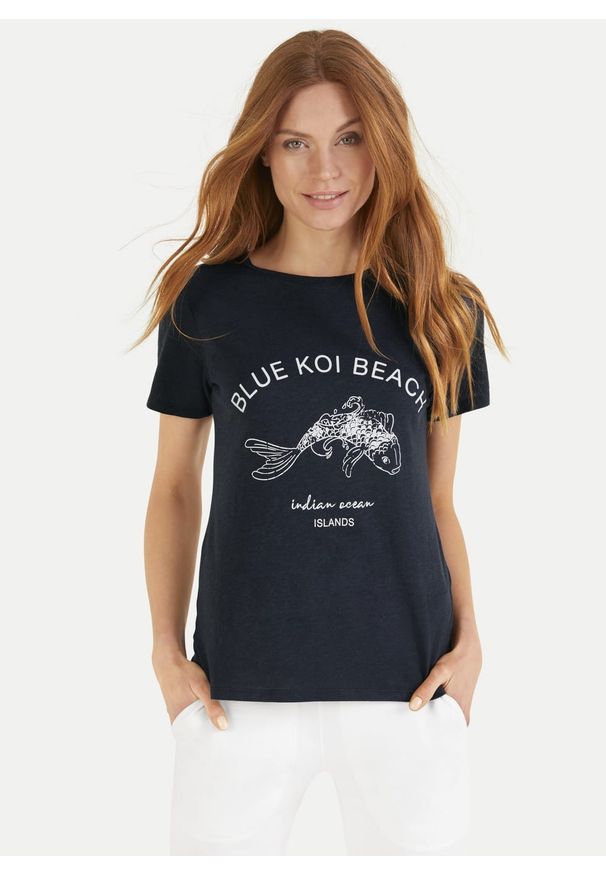 Granatowy T-shirt z krótkim rękawem z nadrukiem Juvia. Okazja: na plażę. Kolor: niebieski. Materiał: bawełna, wiskoza. Długość rękawa: krótki rękaw. Długość: krótkie. Wzór: nadruk. Styl: sportowy