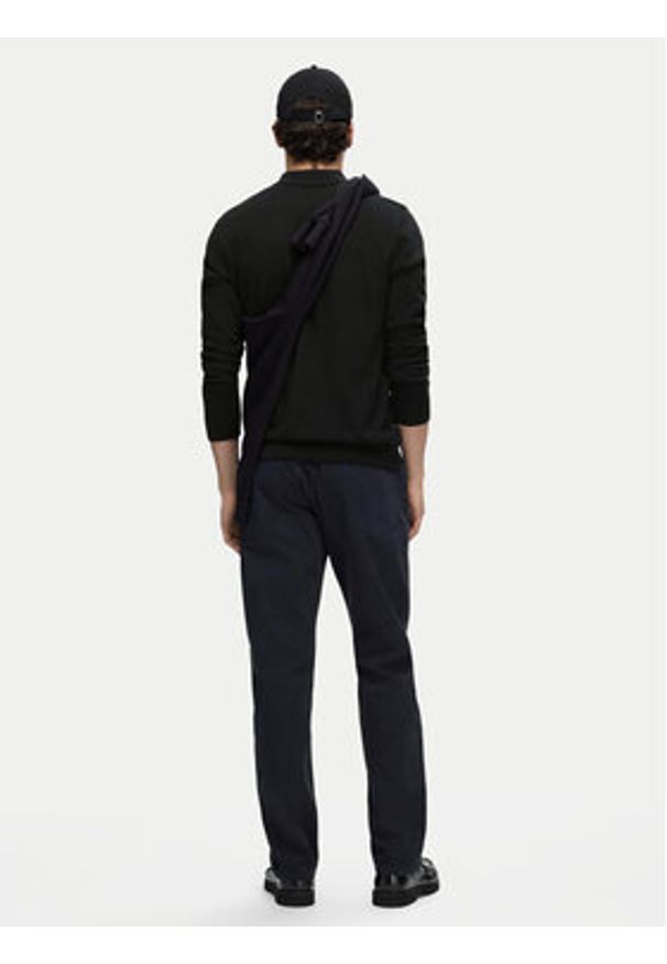Selected Homme Sweter 16094271 Czarny Regular Fit. Kolor: czarny. Materiał: bawełna