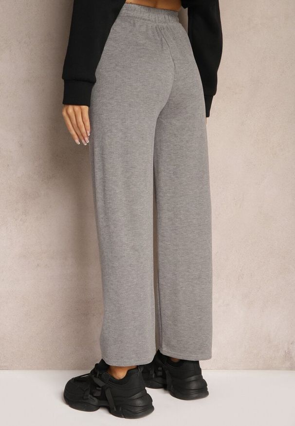 Renee - Szare Spodnie o Szerokim Kroju High Waist z Gumką w Pasie Mefinia. Okazja: na co dzień, na imprezę. Stan: podwyższony. Kolor: szary. Materiał: satyna. Styl: wizytowy, klasyczny, elegancki, casual
