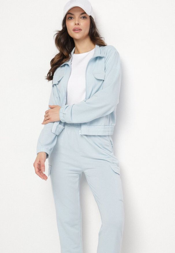 Born2be - Jasnoniebieski Komplet Dresowy Cargo Bluza i Spodnie z Kieszeniami Kormilla. Kolor: niebieski. Materiał: dresówka