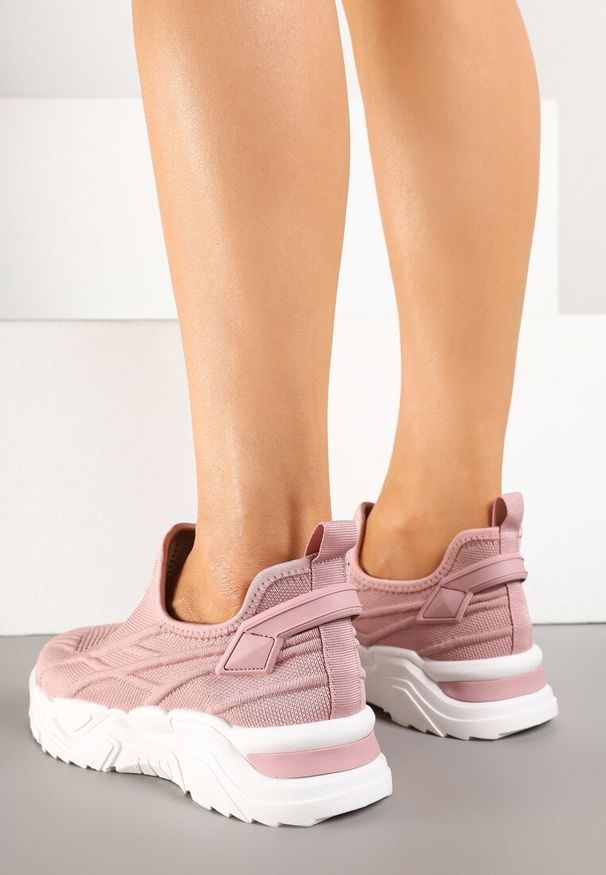 Renee - Różowe Siateczkowe Buty Sportowe Sneakersy Wsuwane Zdobione Tłoczeniami Nusadela. Zapięcie: bez zapięcia. Kolor: różowy. Materiał: jeans. Wzór: aplikacja