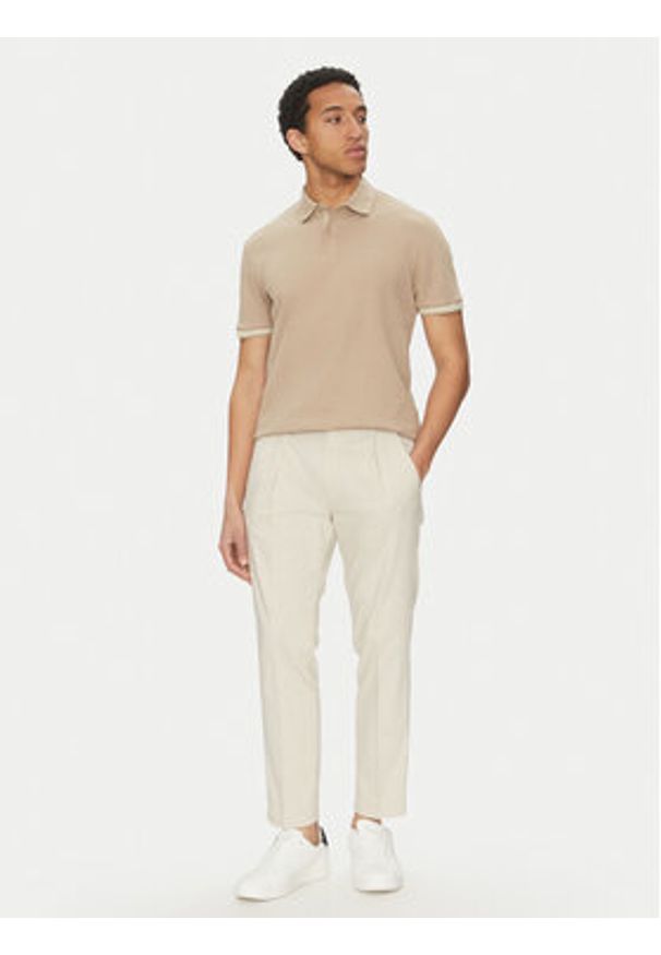 JOOP! Jeans Polo 15 JJJ-17Amare 30046012 Beżowy Modern Fit. Typ kołnierza: polo. Kolor: beżowy. Materiał: bawełna