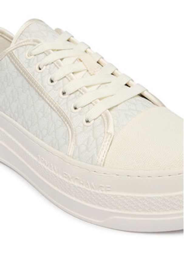 Armani Exchange Sneakersy XW002786 AF23055 M0107 Biały. Kolor: biały. Materiał: materiał