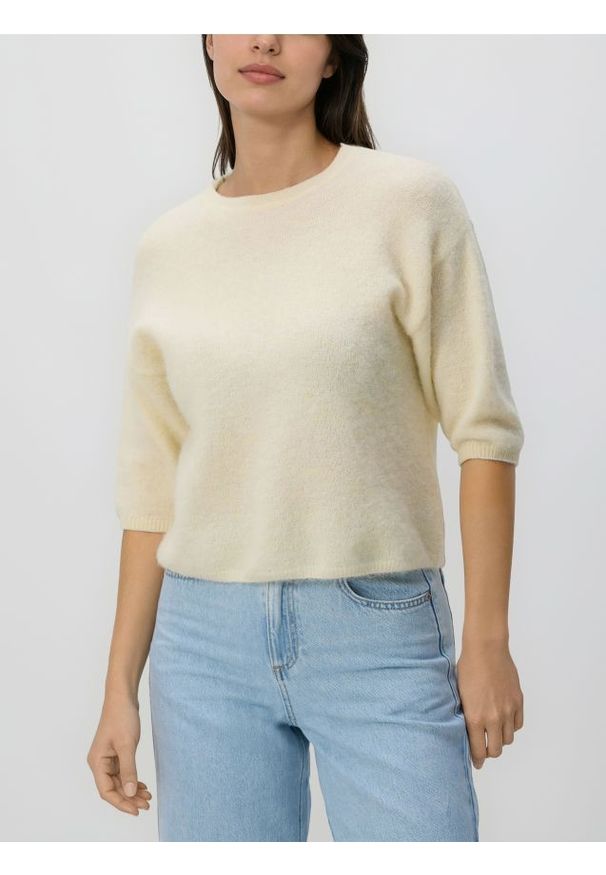 Reserved - Sweter z wełną - jasnożółty. Kolor: żółty. Materiał: wełna