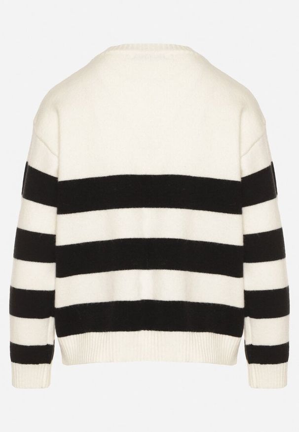 Born2be - Jasnobeżowy Sweter z Dodatkiem Kaszmiru o Prostym Kroju w Paski Venlire. Okazja: na co dzień. Kolor: beżowy. Materiał: kaszmir. Wzór: paski. Styl: casual, klasyczny