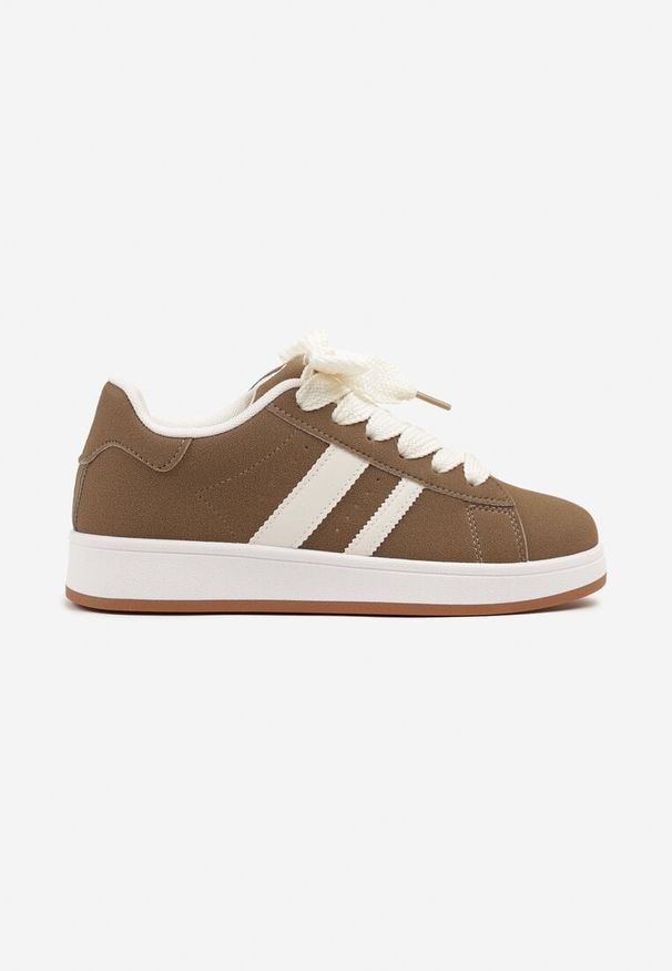 Born2be - Jasnobrązowe Sneakersy z Ozdobnymi Naszywkami z Boku Galdexis. Okazja: na co dzień, na spacer. Kolor: brązowy. Materiał: jeans. Wzór: aplikacja. Sport: turystyka piesza