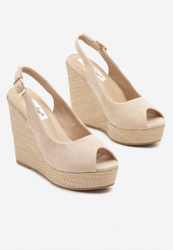 Renee - Beżowe Sandały Slingback z Imitacji Zamszu na Koturnie Daldiva. Okazja: na co dzień. Zapięcie: pasek. Kolor: beżowy. Materiał: zamsz. Obcas: na koturnie. Styl: elegancki, casual