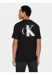 Calvin Klein Jeans T-Shirt J30J327475 Czarny Regular Fit. Kolor: czarny. Materiał: bawełna