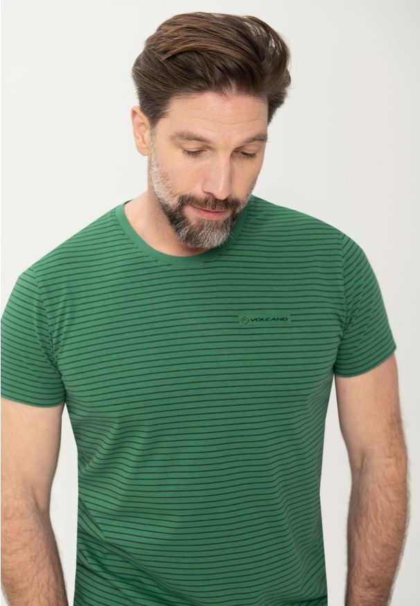 Volcano - Bawełniana koszulka w paski T-PALMS. Okazja: na co dzień. Kolor: zielony. Materiał: bawełna. Długość rękawa: krótki rękaw. Długość: krótkie. Wzór: paski. Sezon: lato, zima. Styl: casual