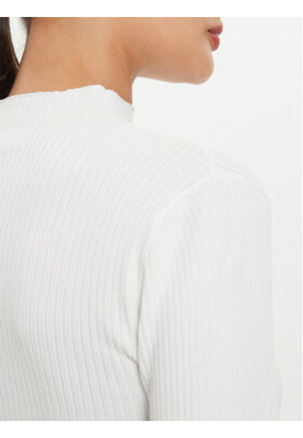 Morgan Sweter 241-MELINE Biały Slim Fit. Kolor: biały. Materiał: syntetyk