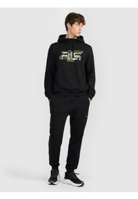 4f - 4F Bluza dresowa nierozpinana z kapturem męska 4F x Robert Lewandowski - czarna M. Okazja: na spacer, na co dzień. Typ kołnierza: kaptur. Kolor: czarny. Materiał: dresówka. Styl: sportowy, casual. Sport: turystyka piesza, fitness