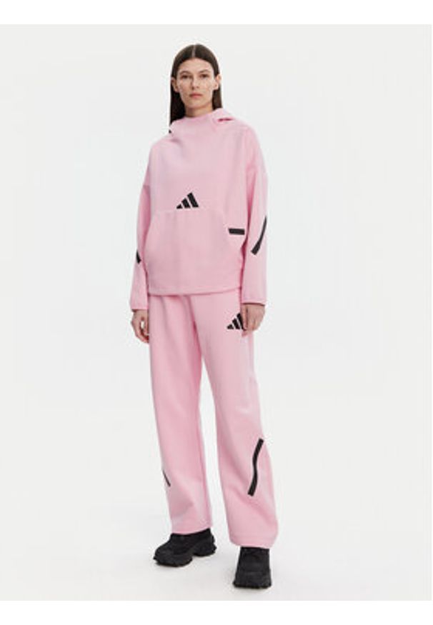Adidas - adidas Bluza Z.N.E. JD5992 Różowy Loose Fit. Kolor: różowy. Materiał: bawełna