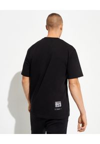 BUSCEMI - Czarny t-shirt z logo. Kolor: czarny. Materiał: bawełna. Wzór: napisy