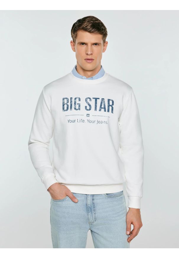 Big-Star - Bluza męska z logo BIG STAR biała Setor 100. Kolor: biały. Materiał: bawełna, jeans. Wzór: nadruk, ze splotem. Styl: klasyczny