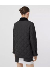 Burberry - BURBERRY - Pikowana kurtka z termoregulacją. Kolor: czarny. Materiał: materiał. Długość rękawa: długi rękaw. Długość: długie. Wzór: aplikacja, kratka. Styl: vintage #6