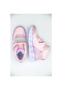 skechers - Buty do chodzenia dla dzieci Skechers Heart Lights Brilliant Rainbow. Wysokość cholewki: za kostkę. Zapięcie: rzepy. Kolor: wielokolorowy. Materiał: materiał, tkanina, syntetyk. Szerokość cholewki: normalna. Sport: turystyka piesza