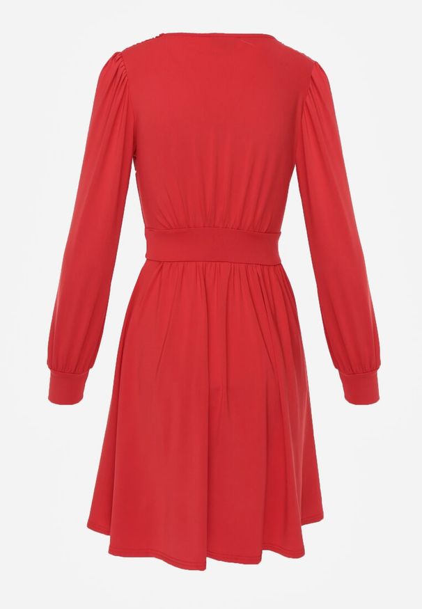 Renee - Czerwona Sukienka Kopertowa Taliowana Hosidius. Okazja: na imprezę, na co dzień. Kolor: czerwony. Materiał: wiskoza. Typ sukienki: kopertowe. Styl: casual, elegancki. Długość: midi