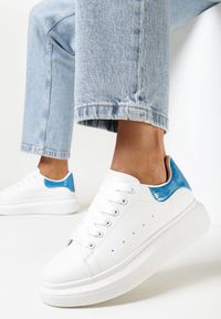 Born2be - Biało-Niebieskie Sneakersy Sondos. Nosek buta: okrągły. Kolor: biały. Materiał: skóra ekologiczna. Szerokość cholewki: normalna. Obcas: na platformie