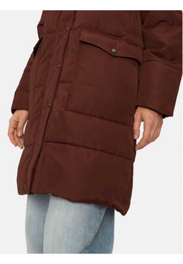 Lee Kurtka zimowa 112355178 Brązowy Relaxed Fit. Kolor: brązowy. Materiał: syntetyk. Sezon: zima