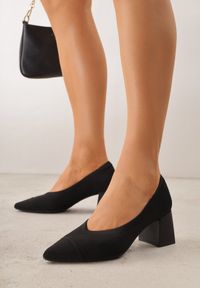 Renee - Czarne Czółenka VICES na Geometrycznym Słupku Daphilane. Nosek buta: otwarty. Kolor: czarny. Materiał: skóra, materiał. Wzór: geometria. Obcas: na słupku. Wysokość obcasa: średni #1