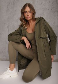 Renee - Zielona Przejściowa Kurtka Parka z Rękawami z Możliwością Podpięcia Tinarae. Okazja: na spacer. Kolor: zielony #1