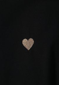 Renee - Czarny T-shirt z Bawełny z Motywem Serca i Łańcuszkiem Carilnessa. Okazja: na co dzień. Kolekcja: plus size. Kolor: czarny. Materiał: bawełna. Styl: klasyczny, casual #7