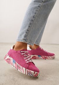 Renee - Fuksjowe Skórzane Sneakersy na Plaformie w Pióra z Perforacją Tidessa. Okazja: na co dzień. Kolor: różowy. Materiał: skóra. Wzór: aplikacja #1